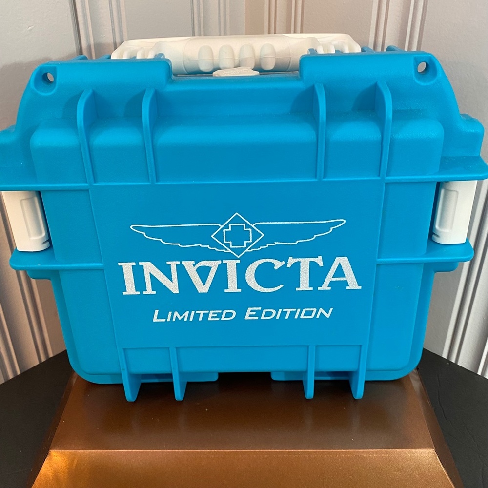 SOLD -INVICTA LIMITED EDITION HARD CASE - Picture 5 of 10